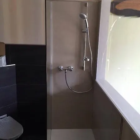 Haus Roedgen فندق