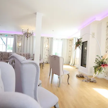 فندق Haus Roedgen 3*