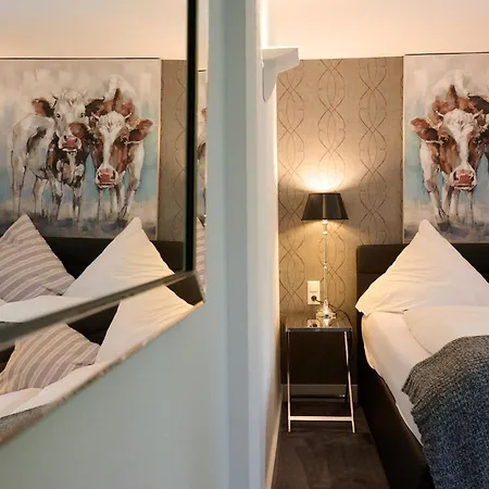 Haus Roedgen فندق