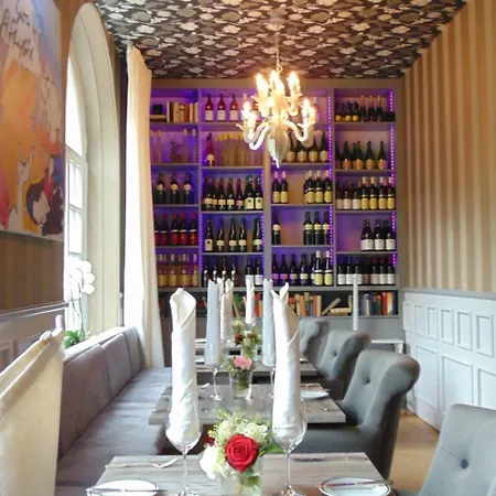 Haus Roedgen فندق 3*