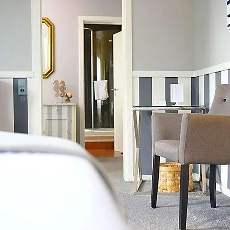Hotel Haus Roedgen 3*